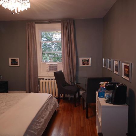 Room With King Bed In Shared 3 Bedroom Downtown Montréal Exterior foto