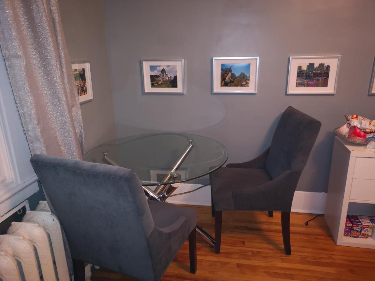 Room With King Bed In Shared 3 Bedroom Downtown Montréal Exterior foto